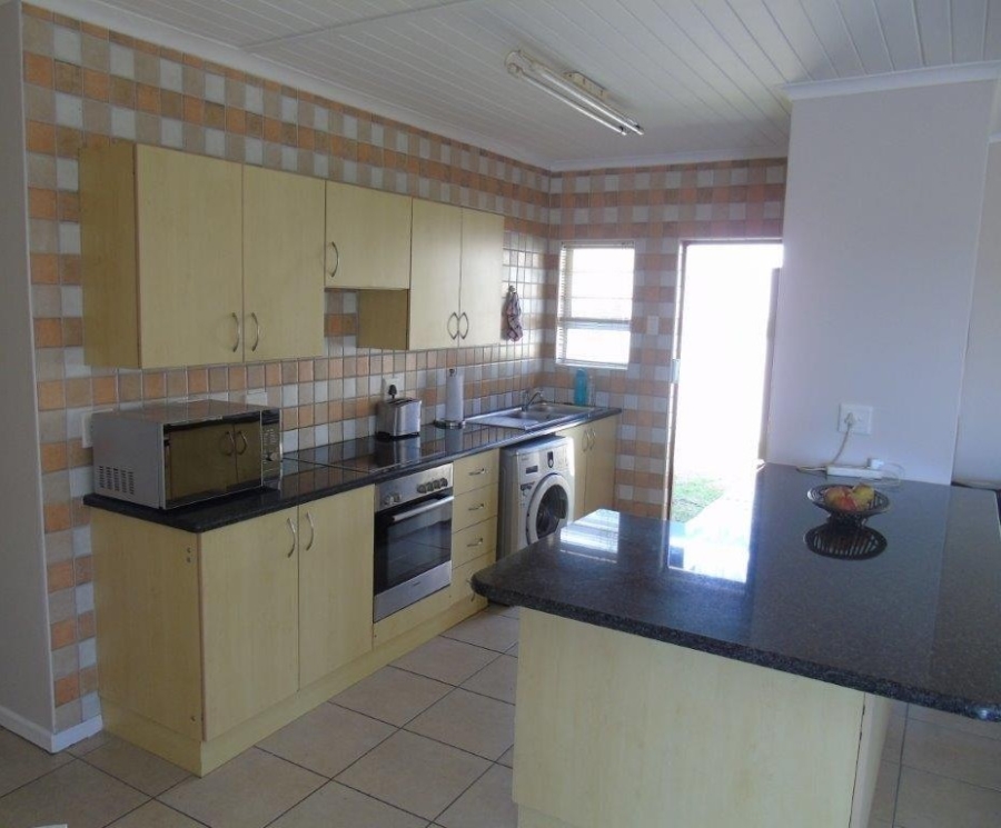 To Let 3 Bedroom Property for Rent in Beacon Bay Eastern Cape